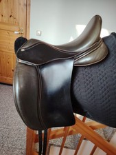 Essence Dressursattel Classic 17,5 schwarz 