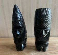 Zwei Vintage Handgeschnitzte, schwarze Obsidian Maya Skulpturen, aztekische Idole, massiv, schwer