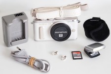 Olympus PEN-E PL8, NUR/ONLY