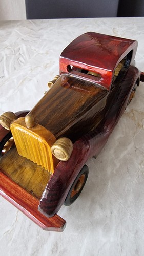 Handgefertigtes holzauto - handgefertigtes,