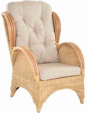 Rattan-Ohrensessel bequem und
