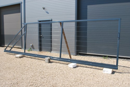 Freitragend schiebetor 400 x - b,