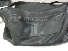 Damen-Umhängebeutel Marke borella Leder blau innen gefüttert H 30 cm