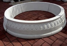 Brunnenbecken, Baumumrandung