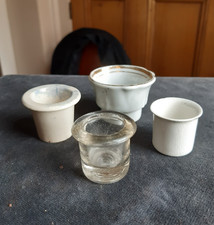 4 Tintenfasseinsätze aus Porzellan und Glas im Used-Look