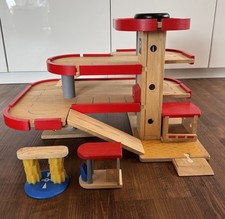 PLANCITY PLAN TOYS PARKHAUS HOLZ SPIELZEUG - auch für Siku / Hot Wheels Autos 