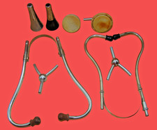 Teile eines medizinischen Stethoskops Anfang 20. Jh.