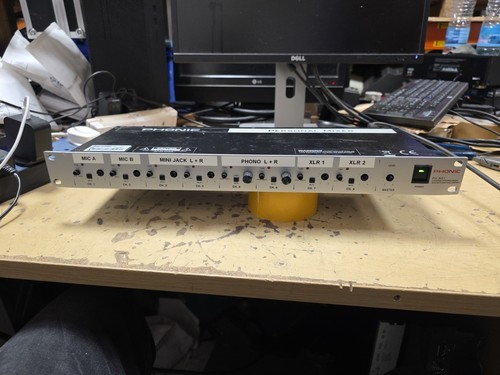 Phonic 801 rack - 801, 8