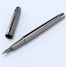 Edler Füllfederhalter aus