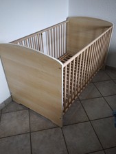 Gitterbett für Kinder mit Matratze in gutem Zustand. Kein Versand, Nur Abholung.