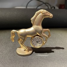 Kleine  Uhr Pferde ? Schreibtischuhr  Goldfarben