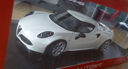 Alfa romeo modellauto 18 - romeo, 4c