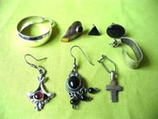 8 einzelne Ohrstecker Ohrhänger mit und ohne Stein alle aus Silber