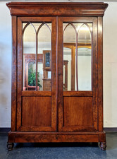 Antiker Kleiderschrank Neogotik Spiegel Nussbaum um 1850