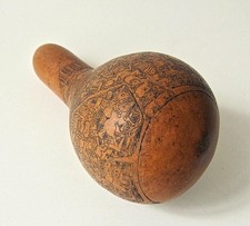 KALEBASSE ALS RASSELINSTRUMENT