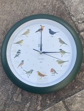 Vogelstimmen-Wanduhr mit 12