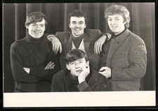 Musiker der Band The Fleets lächeln in die Kamera, Autogramme, Ansichtskarte 