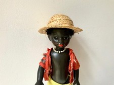 Kleiner Junge mit Strohut -