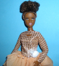 %***Barbie Fashionistas, Christie in einem glitzernden zauberhaften Kleid***%