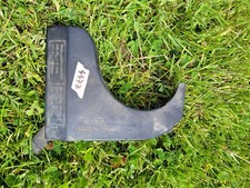 Opel Vectra B Kasten/Abdeckung Masse Punkt 90508600 / PA6-GF 15 LA1