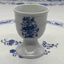 Porzellan Eierbecher auf Fuß 6,5 cm hoch & 4,7 cm breit mit Zwiebelmuster