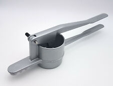 Westmark Spätzlepresse für runde lange Spätzle & Spaghetti-Eis - Made in Germany