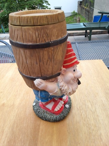 Deko zwerg mit fass aus - deko-zwerg,