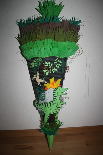 Schultüte zuckertüte dino - /,