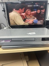 Aiwa XD-AX1U DVD/VCD/CD-R Wiedergabe MP3 Player in Silber mit Fernbedienung