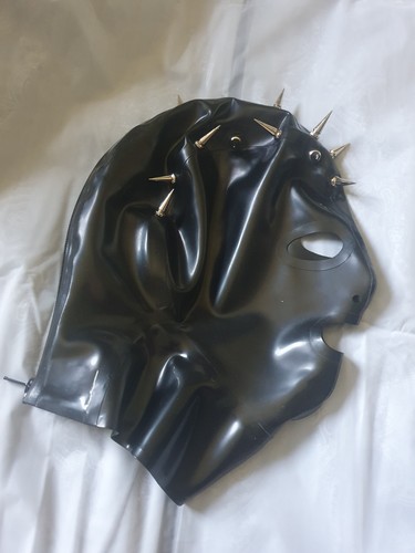 Latex maske schwarz mit dornen - schwarz,