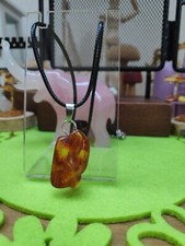 kettenanhänger 925 silber, asymmetrischer Bernstein mit Einschluss