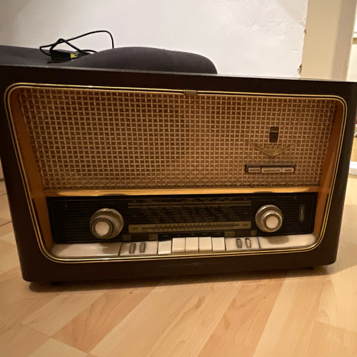 Vintage röhrenradio grundig - röhrenradio,