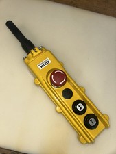 Hängetaster Kran Steuerung Steuerflasche Steuerschalter  Auf- Ab- u Notaus NEU 