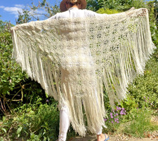 1970er Elfenbein handgefertigt gehäkelt Strick Blume Fransen Quaste Klavier Schal Pashmina