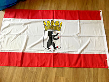 Berlin-Flagge Berliner Bär, rot-weiß - mit Ösen für die Aufhängung