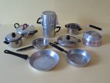Konvolut Alu Blechspielzeug  PUPPENKÜCHE Teekessel Kochtopf Wasserkessel Pfannen