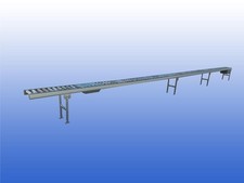 10 m. Angetriebene Rollenbahn