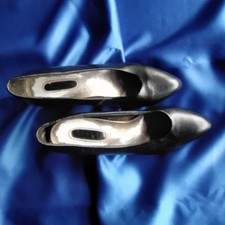 Pumps. Schwarz. Mittel-Absatz