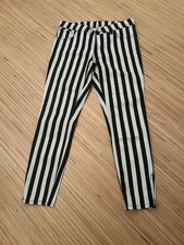Schwarz-weiß gestreifte Röhrenhose - Größe 38 / 40 -