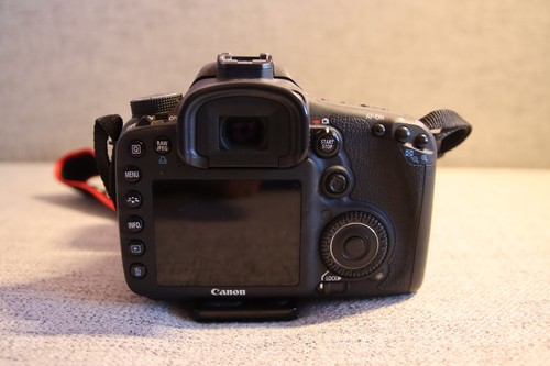 Canon eos 0 mp - eos, 7d
