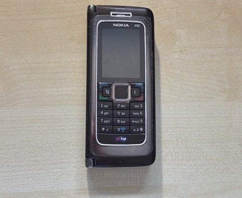 Nokia e90 communicator handy - nokia,