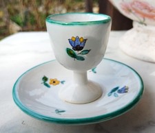 schöner Eierbecher,   auf