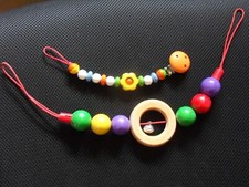 RASSELKETTE für den KINDERWAGEN mit HOLZKUGELN & HOLZKETTE mit CLIP-VERSCHLUSS