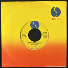 RAMONES 'DON'T COME CLOSE' 7''