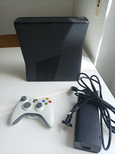 Xbox 360 slim 250 - ⭐⭐,