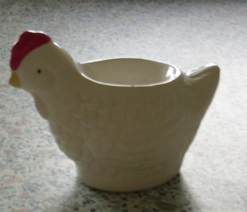 Eierbecher huhn neuwertig - eierbecher,