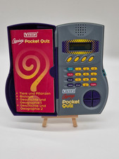Vtech Genius Pocket Quiz + Module mit über 1000 Fragen + Buch Lernspielkonsole 