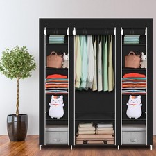 Großer Kleiderschrank