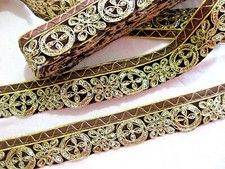 Samt-Borte mit Bogenkante