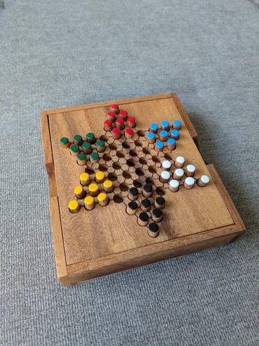 Stern halma gesellschaftsspiel - stern-halma,